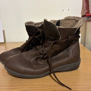 Sporto Brown Faux Leather Insulated Boots - Womens' 9.5